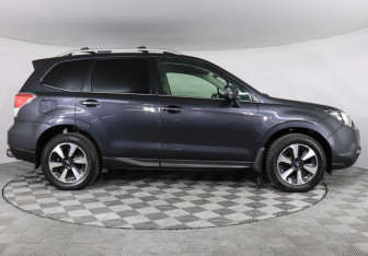 Подержанный автомобиль Subaru Forester Suv 2018 года (4 фото)