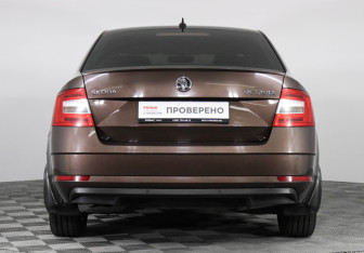 Подержанный автомобиль Skoda Octavia Liftback 2017 года (6 фото)
