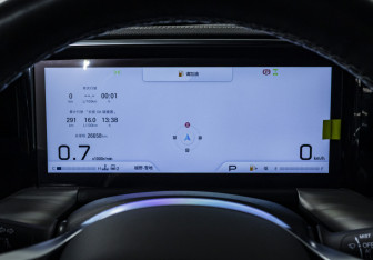 Подержанный автомобиль GAC GS8 2023 года (14 фото)