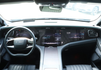 Подержанный автомобиль Exeed VX 2024 года (12 фото)