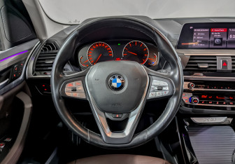 Подержанный автомобиль BMW X3 2020 года (23 фото)