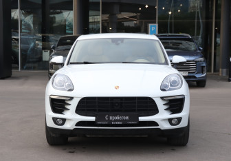 Подержанный автомобиль Porsche Macan 2014 года (2 фото)