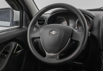 Подержанный автомобиль LADA (ВАЗ) Granta Liftback 2023 года (15 фото)