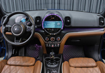 Подержанный автомобиль MINI Countryman 2021 года (14 фото)