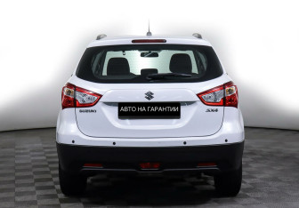 Подержанный автомобиль Suzuki SX4 Hatchback 2018 года (6 фото)