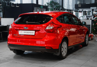 Подержанный автомобиль Ford Focus Hatchback 2012 года (4 фото)