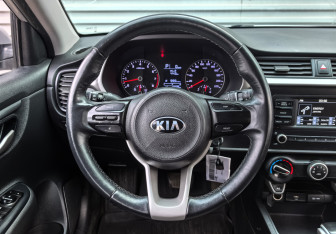 Подержанный автомобиль Kia Rio Hatchback 2021 года (22 фото)