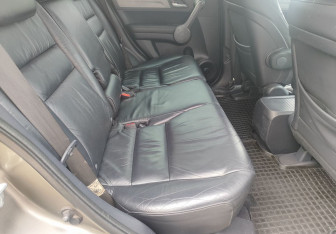 Подержанный автомобиль Honda CR-V 2008 года (11 фото)