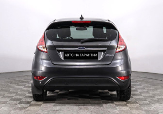 Подержанный автомобиль Ford Fiesta Hatchback 2018 года (6 фото)