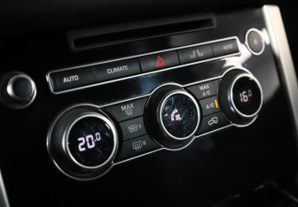 Подержанный автомобиль Land Rover Range Rover 2015 года (23 фото)