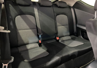 Подержанный автомобиль Kia Ceed Hatchback 2017 года (10 фото)