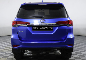 Подержанный автомобиль Toyota Fortuner 2018 года (4 фото)