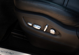Подержанный автомобиль Porsche Cayenne 2020 года (28 фото)