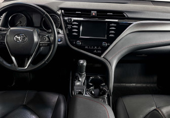 Подержанный автомобиль Toyota Camry Sedan 2020 года (13 фото)