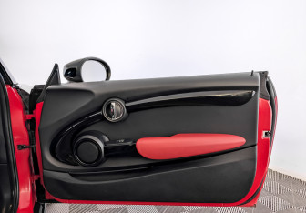 Подержанный автомобиль MINI Hatch 2021 года (24 фото)