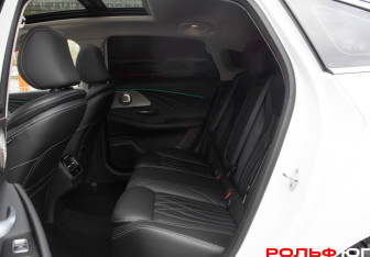 Подержанный автомобиль Chery Arrizo 8 2023 года (8 фото)