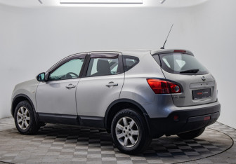Подержанный автомобиль Nissan Qashqai 2008 года (3 фото)