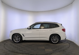 Подержанный автомобиль BMW X3 2021 года (8 фото)
