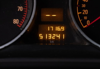 Подержанный автомобиль Opel Zafira Compactvan 2011 года (12 фото)