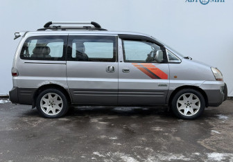 Подержанный автомобиль Hyundai Starex 2007 года (4 фото)