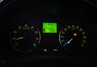 Подержанный автомобиль Skoda Fabia Hatchback 2011 года (16 фото)