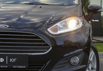 Подержанный автомобиль Ford Fiesta Sedan 2018 года (18 фото)