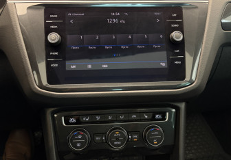 Подержанный автомобиль Volkswagen Tiguan 2018 года (16 фото)
