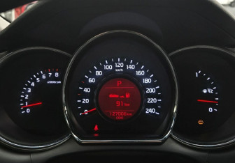 Подержанный автомобиль Kia Ceed Wagon 2018 года (12 фото)