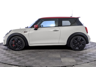Подержанный автомобиль MINI Hatch 2020 года (8 фото)