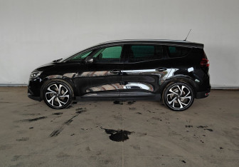 Подержанный автомобиль Renault Scenic 2019 года (8 фото)