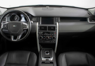 Подержанный автомобиль Land Rover Discovery Sport 2017 года (11 фото)