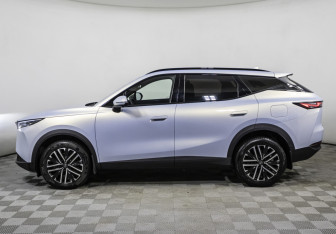 Подержанный автомобиль Omoda C7 2025 года (8 фото)