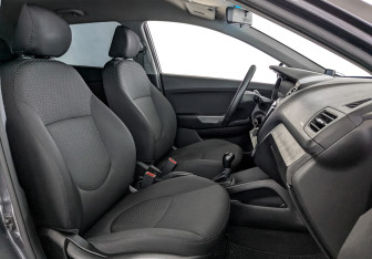 Подержанный автомобиль Kia Rio Hatchback 2016 года (24 фото)