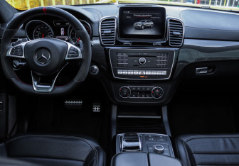 Подержанный автомобиль Mercedes-Benz GLE AMG 2017 года (10 фото)