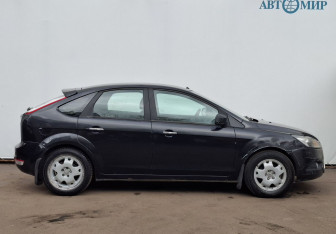 Подержанный автомобиль Ford Focus Hatchback 2010 года (4 фото)