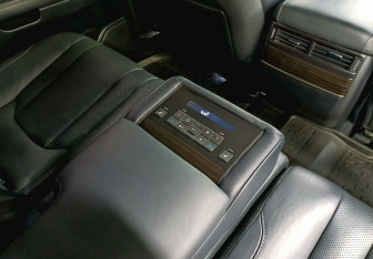 Подержанный автомобиль Lexus LX 2016 года (26 фото)