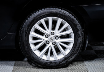 Подержанный автомобиль Toyota Camry Sedan 2015 года (15 фото)