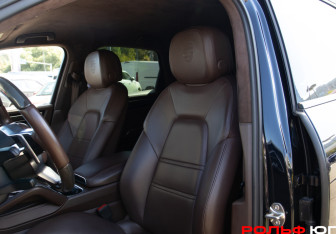 Подержанный автомобиль Porsche Cayenne 2018 года (13 фото)