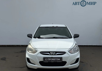 Подержанный автомобиль Hyundai Solaris Sedan 2013 года (2 фото)