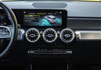 Подержанный автомобиль Mercedes-Benz GLB 2020 года (12 фото)