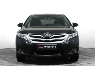 Подержанный автомобиль Toyota Venza 2014 года (2 фото)