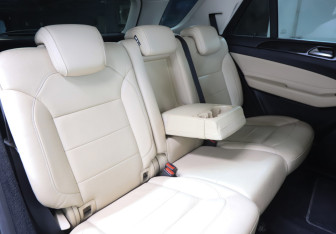 Подержанный автомобиль Mercedes-Benz GLE 2015 года (25 фото)
