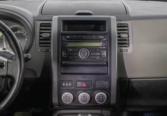 Подержанный автомобиль Nissan X-Trail 2007 года (14 фото)