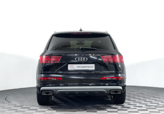 Подержанный автомобиль Audi Q7 2016 года (24 фото)
