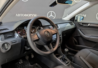 Подержанный автомобиль Skoda Rapid Liftback 2019 года (15 фото)