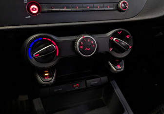 Подержанный автомобиль Kia Rio Hatchback 2021 года (24 фото)