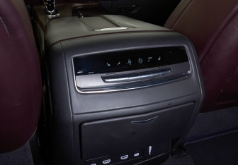 Подержанный автомобиль Cadillac Escalade Suv 2021 года (28 фото)