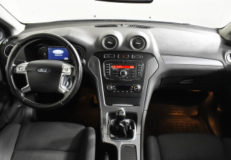 Подержанный автомобиль Ford Mondeo Sedan 2012 года (9 фото)