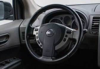 Подержанный автомобиль Nissan X-Trail 2008 года (15 фото)