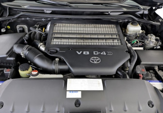 Подержанный автомобиль Toyota Land Cruiser Suv 2016 года (9 фото)